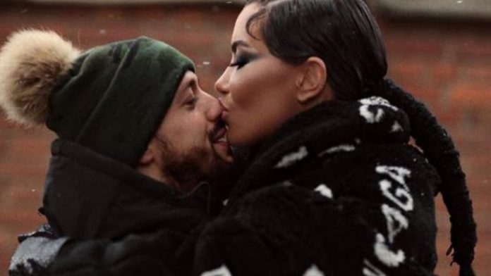 3013B189-FBFD-49BC-BA72-07ED08F2557E