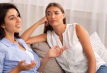 Studimi: Të kesh një motër rrit vetëbesimin dhe ndihmon shëndetin mendor